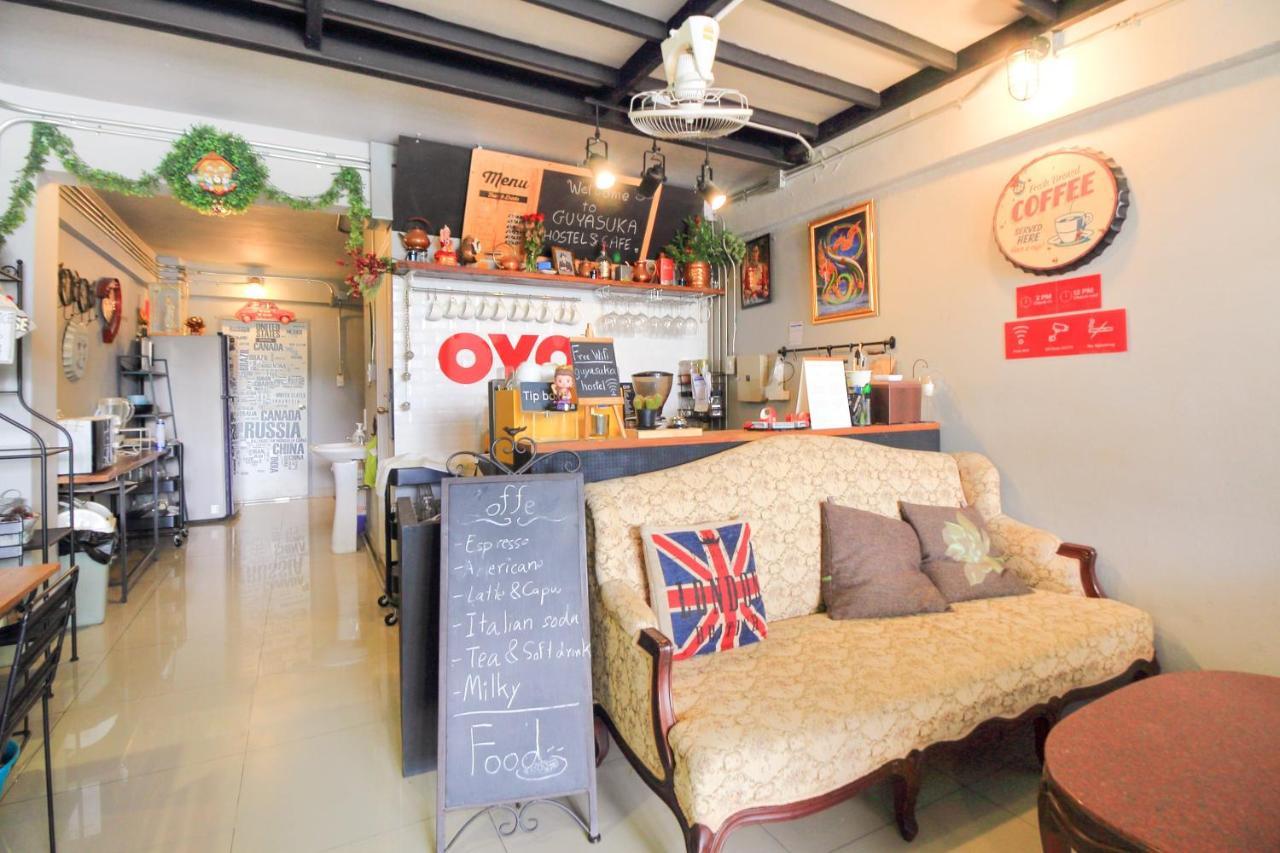Oyo 421 Guyasuka Hostel & Cafe Bangkok Exterior foto